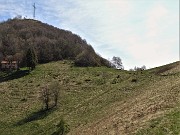 71 Scendendo verso il Colle di Sant'Anna sguardo indietro